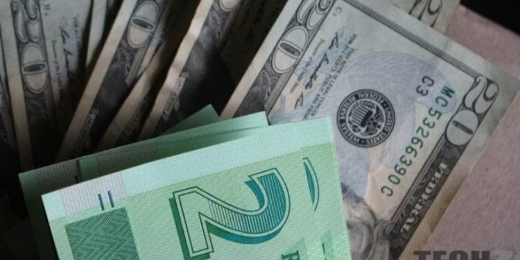 Married woman demands US$500