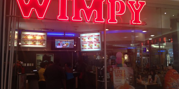 South African woman refuses to be served by a Zimbabwean waiter at Wimpy