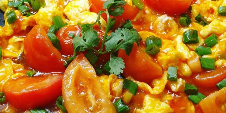 Recipe; How To Cook Scrambled Eggs With Tomatoes