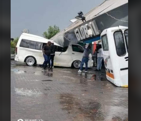 Petrol station falls on buses Johannesburg