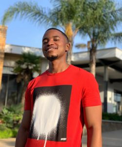 Sandile Mahlangu Biography: Age, Girlfriend, TV Roles, Insta Pics, Fashion, Net Worth, Scandal!