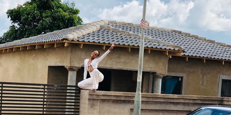 Ntando Duma is in her element as she builds her mother a house
