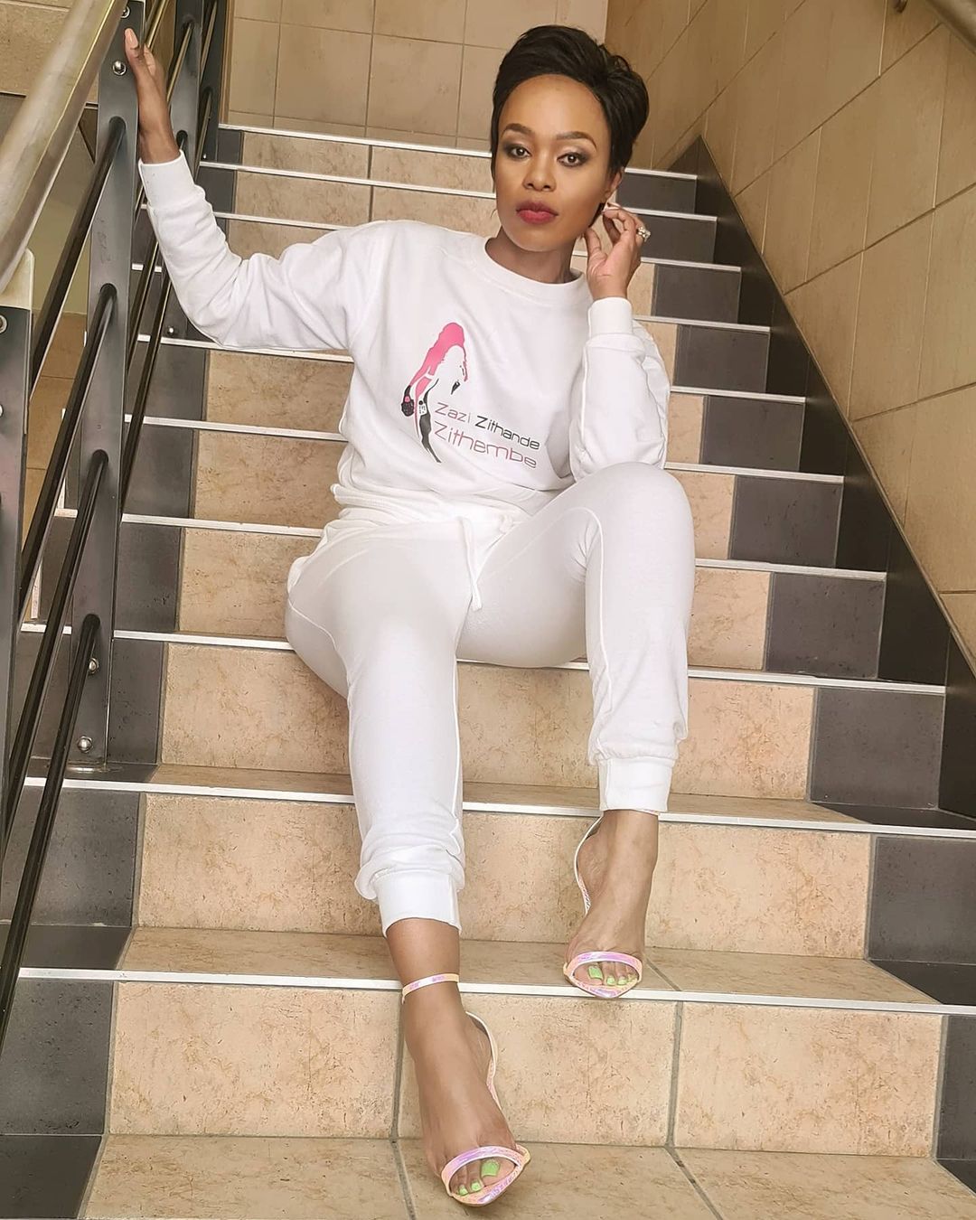 Pictures Boniswa from Scandal! shows off her clothing line 