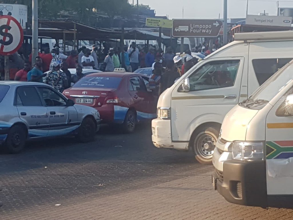 South African taxi drivers protesting to forcefully open the Zimbabwean boarder side