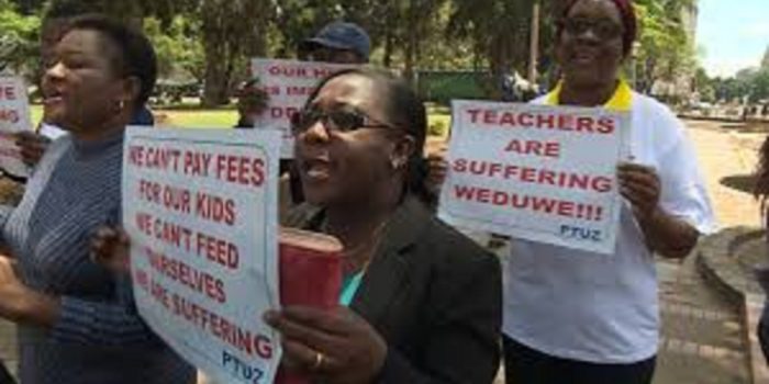 Teachers demand USD$550 salaries and vaccination with just over a week left before schools open
