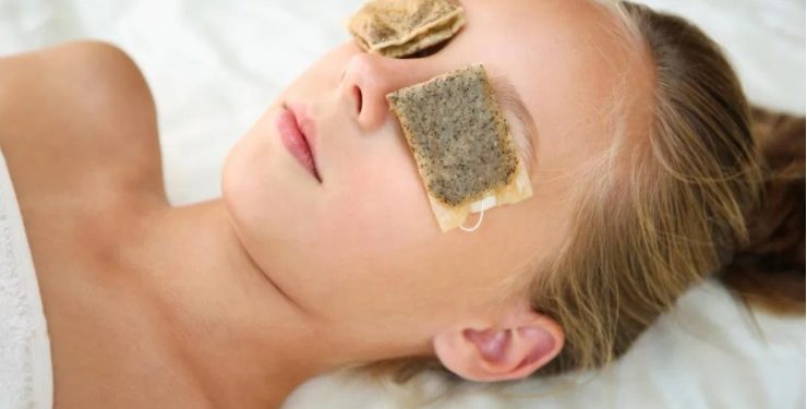 4 Simple ways on how to get clear white eyes naturally