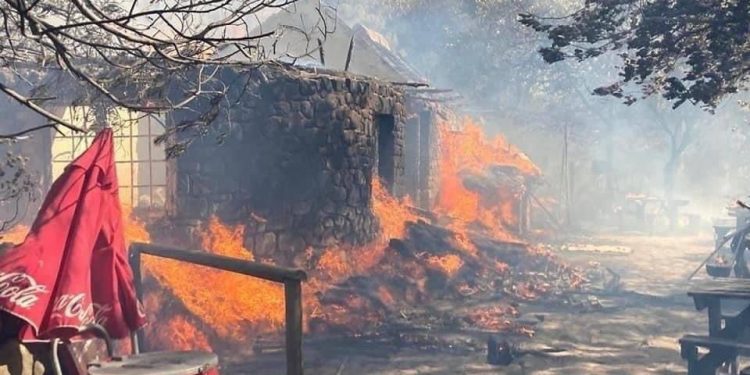Veld fire burns down Rhodes Memorial Restaurant at the Table Mountain National Park