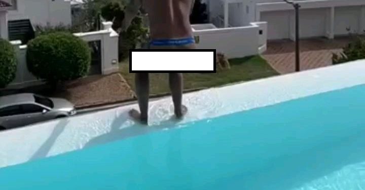 Video: Somizi exercises freedom on Freedom Day by showing off his buns