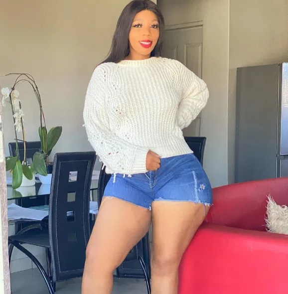 Pictures: Mzansi’s se_xiest teacher Lulu Menziwa strikes again