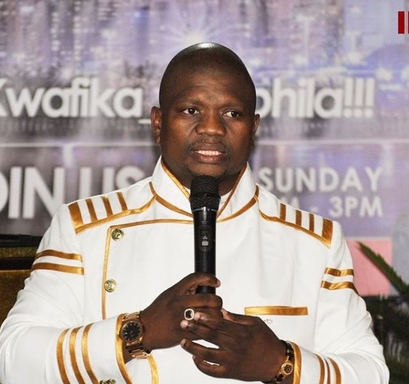 Pictures: Pastor heals congregation with Savanna and Chicken bile