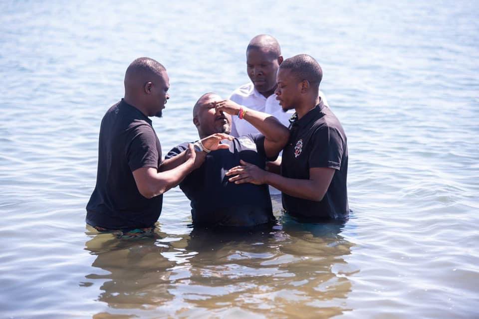 Pictures: Devoted South Africans flock to Malawi to be baptized by runaway prophet Bushiri