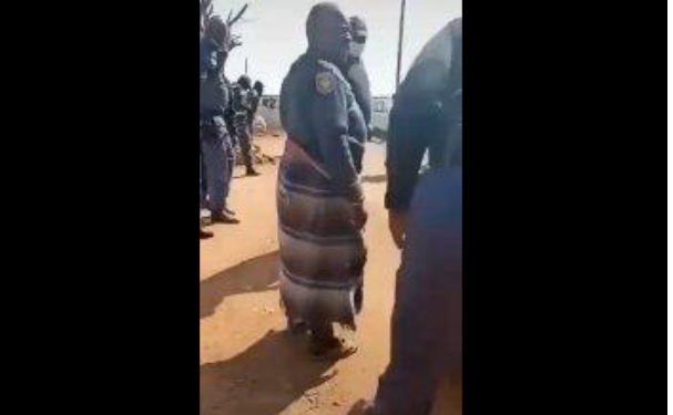 Video: Old gogo posing as a police officer arrested for selling alcohol during lockdown