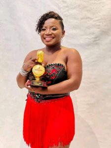 Makhadzi with her award