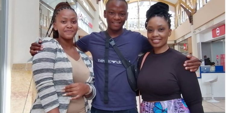 Mpumelelo Mseleku out with his girlfriends Vuyokazi Nciweni and Nompumelelo Makhanya on a double date