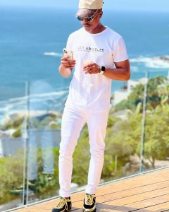 Lindile Mbadu was at the same Cape Town Villa with Somizi, wearing the shoes Somizi shared previously. Source: instagram.com/lindile_mbadu