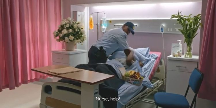 Watch as Mondli saves Lilly from Ngobese's deadly hands