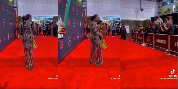 Shauwn Mkhize receives a cold shoulder from the paparazzi at the BET Awards red carpet. Mzansi reacts!