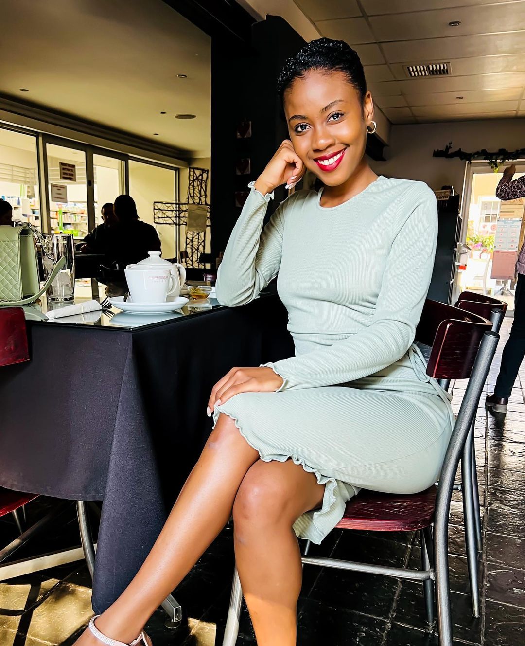 Former Big Brother Mzansi housemate Thato Immaculate impresses Mzansi with her presenting skills. Image: Instagram/Thato