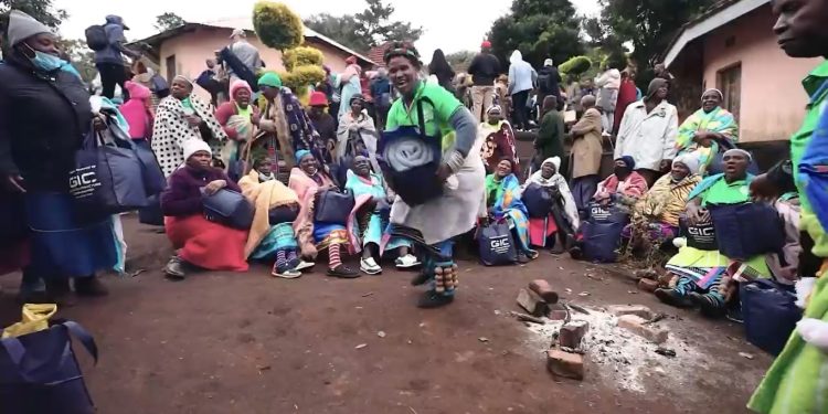 Muvhango does its bit for the Mandela day celebrations in Thathe as part of their Riya Hayani 25 year celebrations