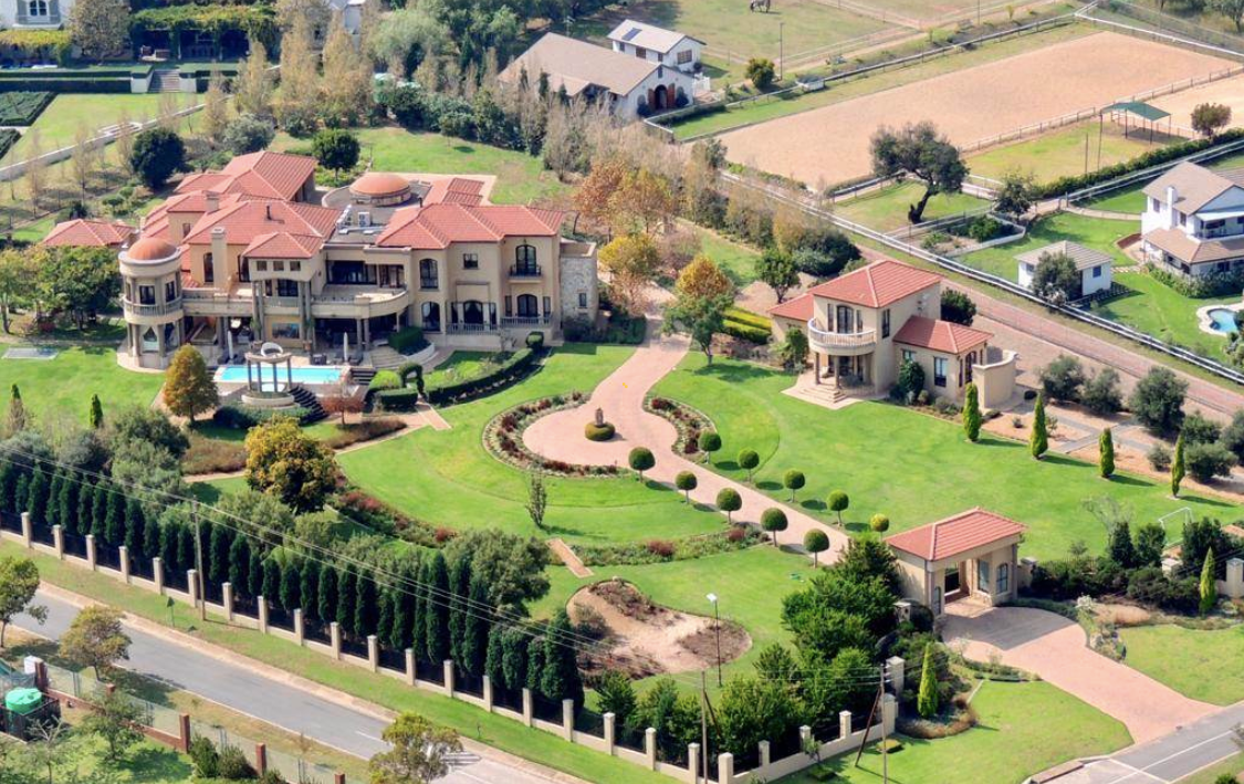 A look at Basetsana and Romeo Kumalo R25 million Saddlebrook, Midrand mansion - Source: Instagram