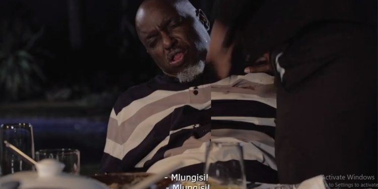 Mlungisi stabs Brutus in he heart on The Queen