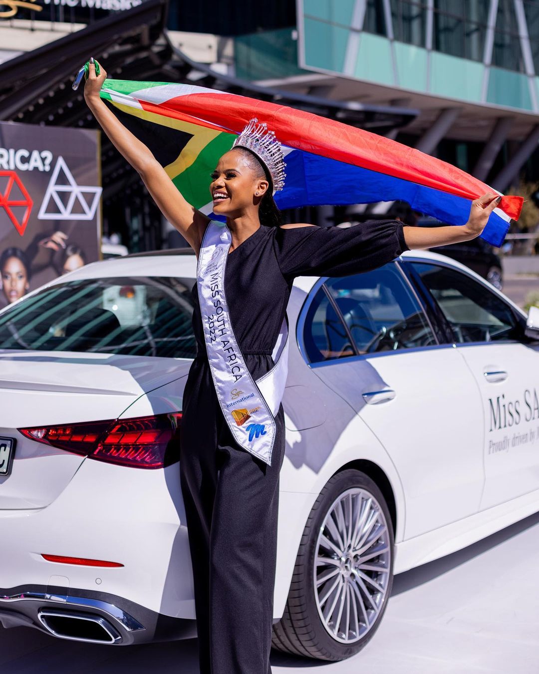 Miss SA 2022 Ndavi Nokeri receives R2.5 million Benz from Mercedes Benz SA