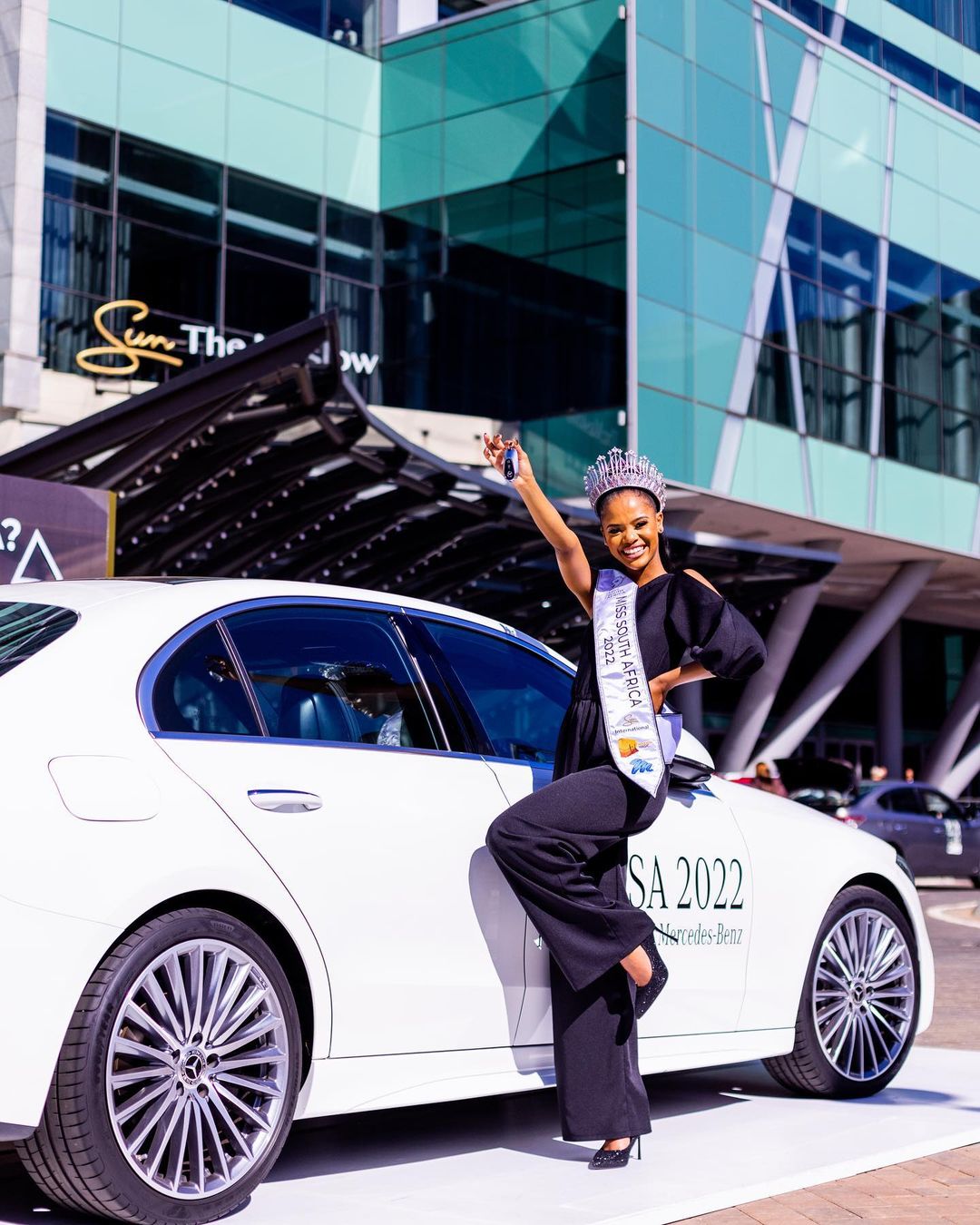 Miss SA 2022 Ndavi Nokeri receives R2.5 million Benz from Mercedes Benz SA