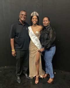 Ndavi Nokeri with her parents