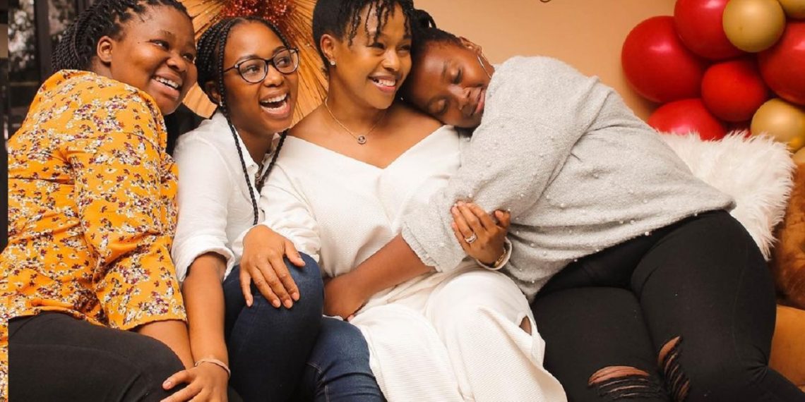 Sindi Dlathu: Image source @Instagram